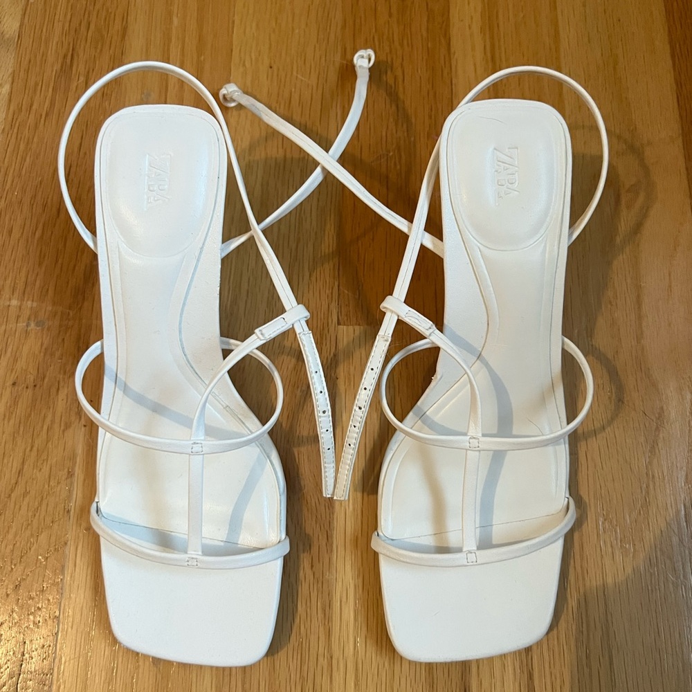 Zara kitten heel